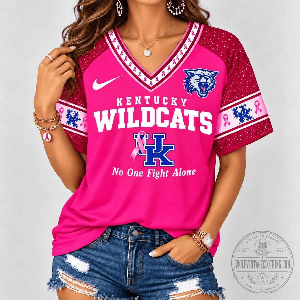 Kentucky Wildcats No One Fights Alone Breast Cancer Awareness V-Neck T-Shirt